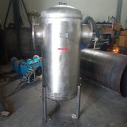 壓縮空氣氣水分離器 精密過濾器FLQ-150PN10油水分離器生產(chǎn)廠家